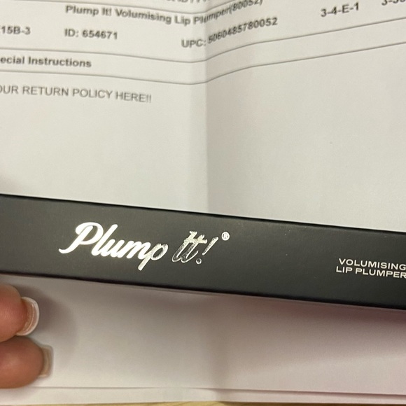 Plump it! Lip Volumizer. Brand New. Never been Opened - Picture 3 of 8
